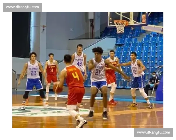 男篮蓝队迎战南非全力练兵展现年轻阵容冲击力赛场表现亮点期待